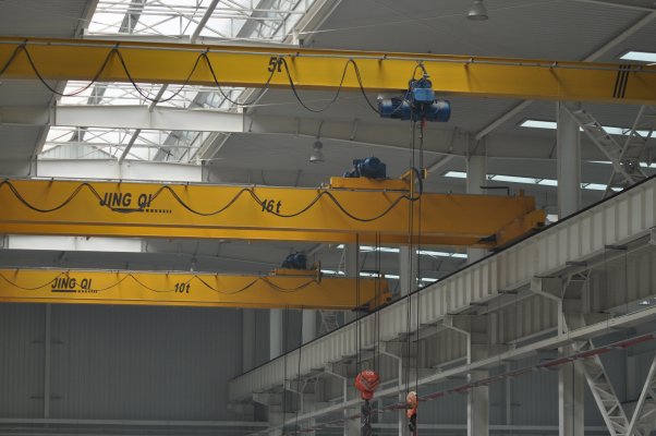 電動單梁起重機(jī)和電動雙梁起重機(jī)的對比