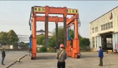 軌道式與移動(dòng)式液壓龍門吊有何不同之處？