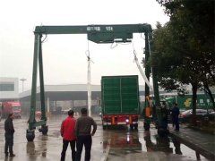 集裝箱龍門吊的應用廣、效率高！