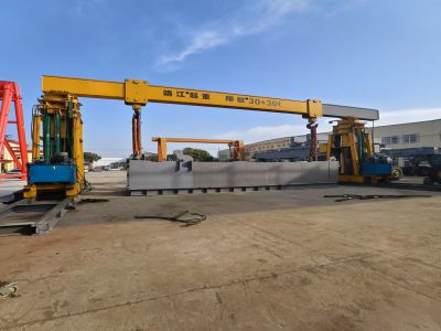 液壓龍門吊起重量大，精度高，應(yīng)用廣！